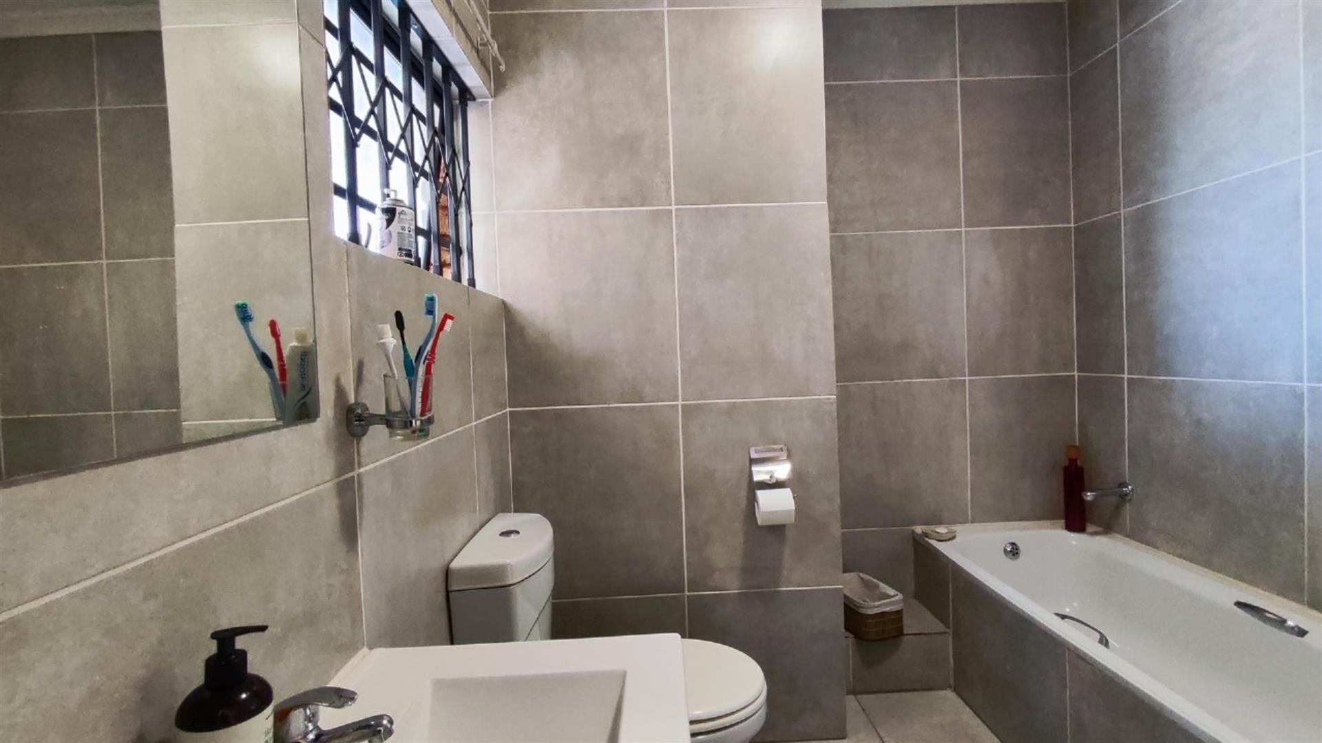 2 Bedroom Apartment for Sale - Gauteng