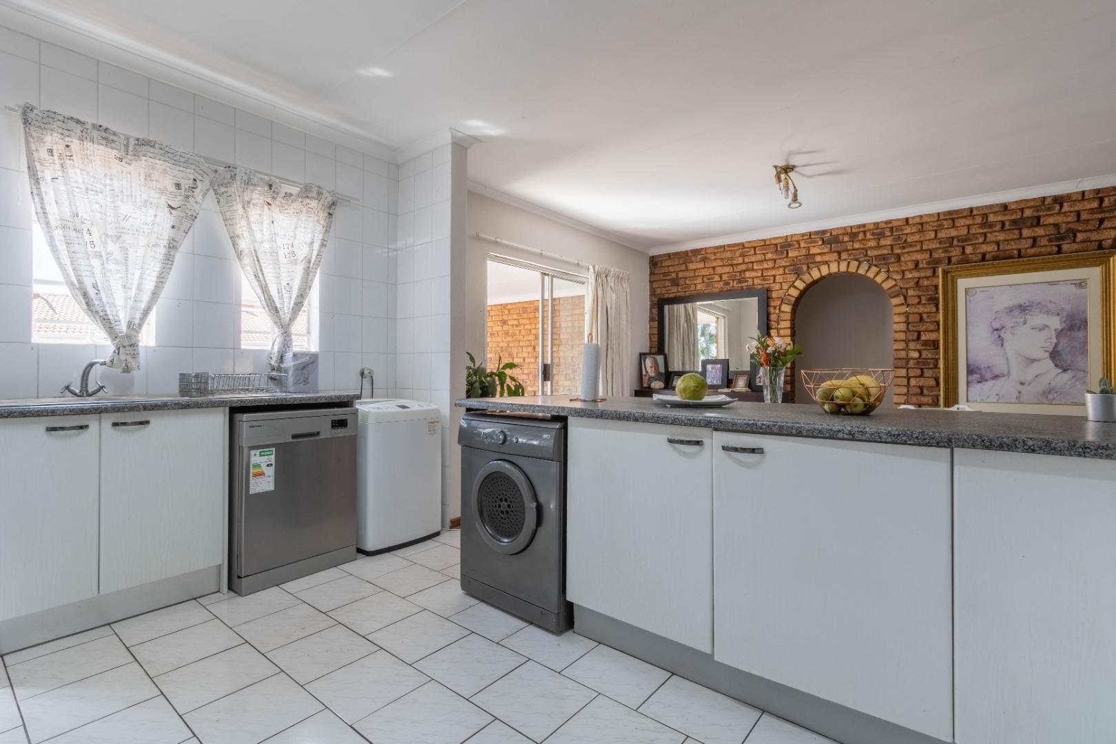 3 Bedroom Cluster for Sale - Gauteng